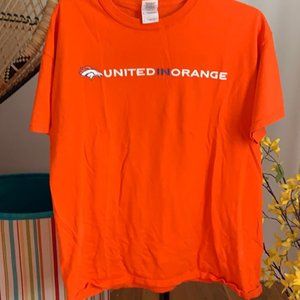 NEW Denver Broncos TShirt Men's LG